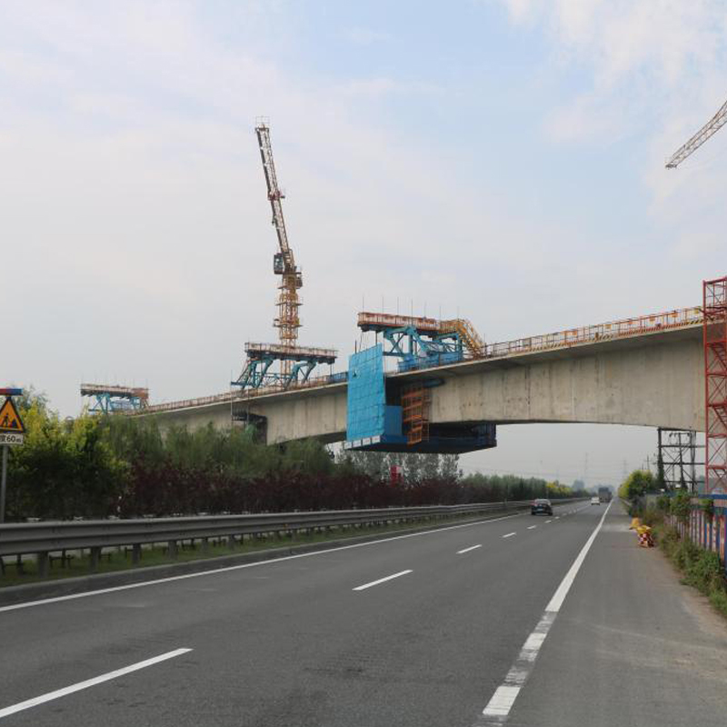 中铁十八局集团桥梁“挂篮+外架钢板网防护