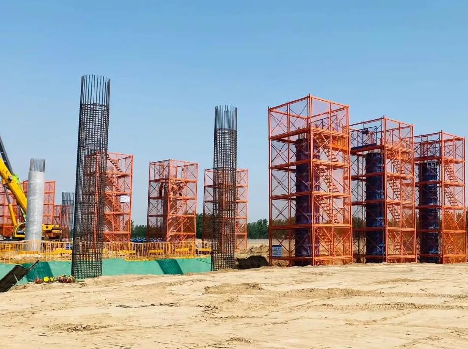 桥梁墩柱盖梁施工平台梯笼