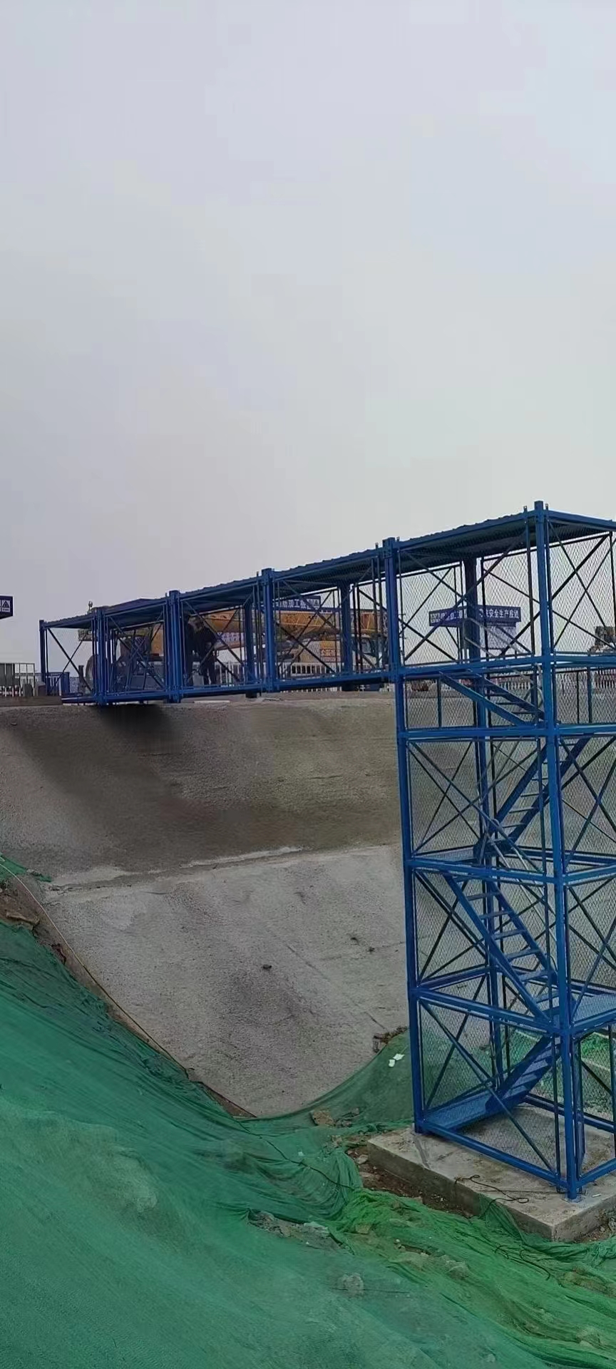 桥梁施工梯笼——深基坑梯笼